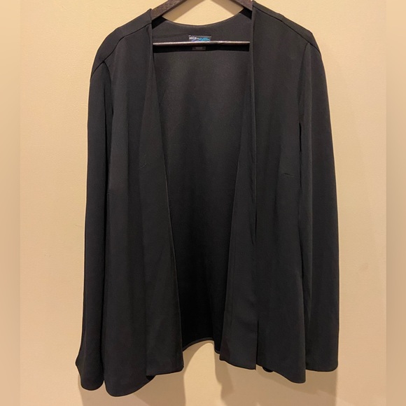 🌟Hosts Pick🌟 Ladies Black Cape Jacket size 4x MBLM by Tess Holliday - Picture 2 of 4